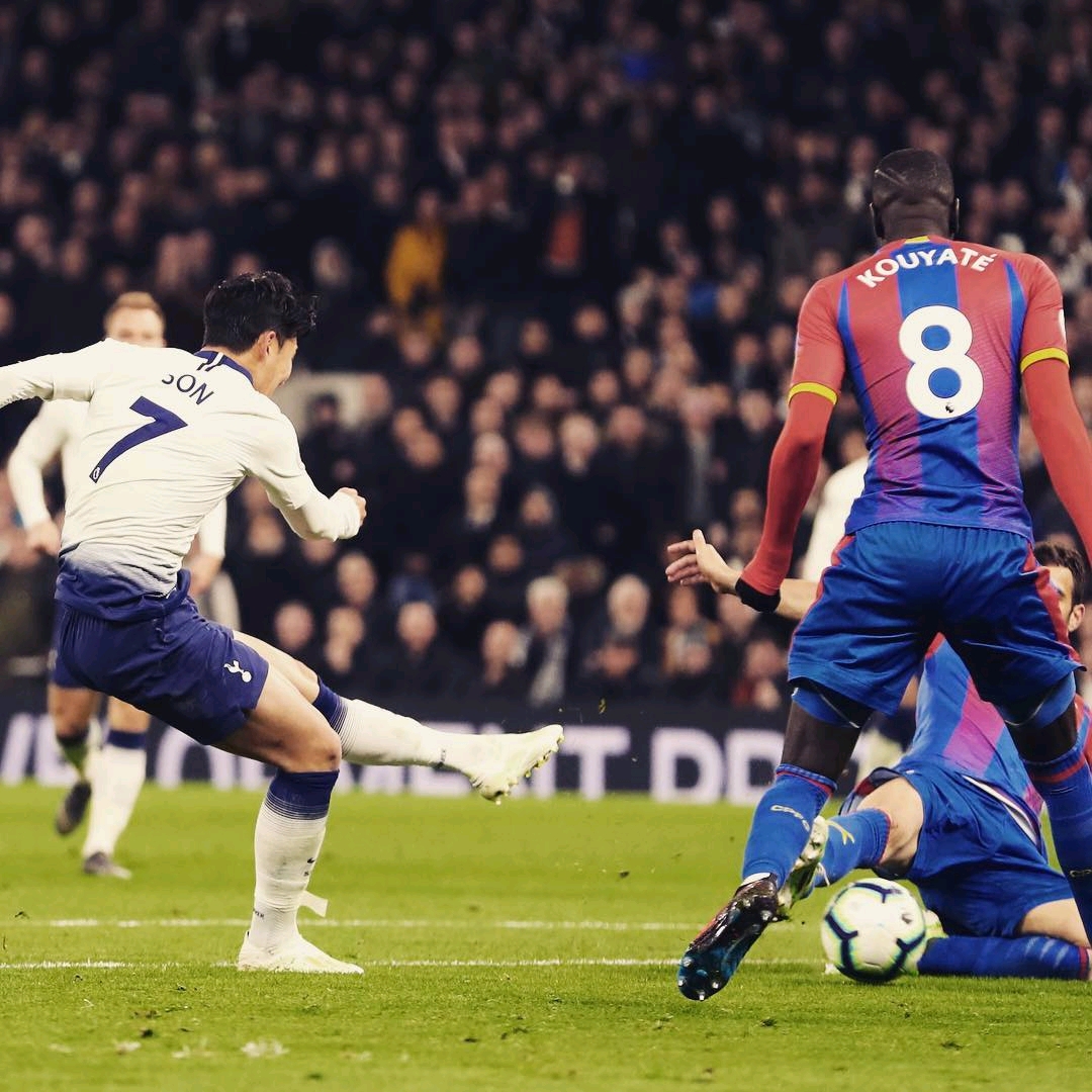 曼晚：主裁迫于压力解释了曼城的手球，原本根据规则不需这么做.