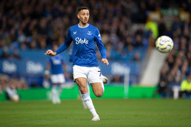 曼晚：除非奥纳纳离队，否则曼联不会引进新门将.